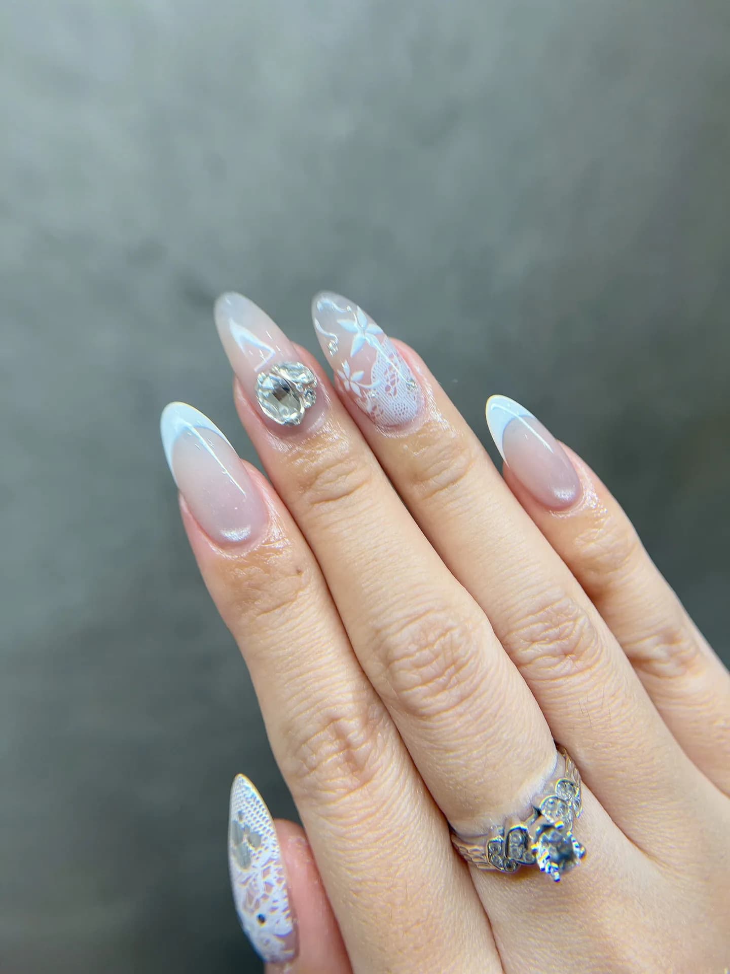 Mẫu nail sơn gel thạch tông hồng pastel tại Làneo Nails Room Q. Tân Phú